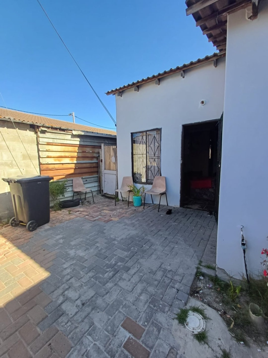 2 Bedroom Property for Sale in Delft Western Cape